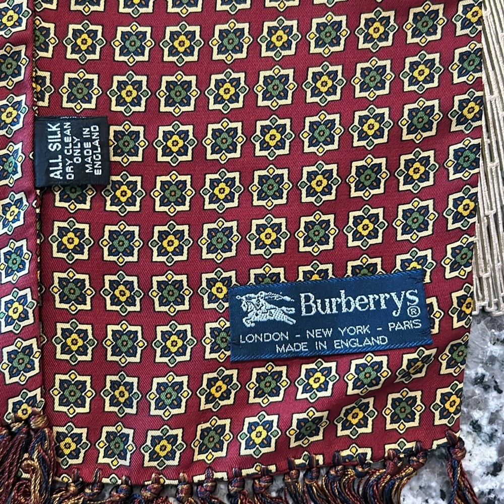 Extremely Rare Vintage Burberry Scarf! Pristine Condition